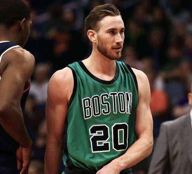 的表现尤为 的表现尤为